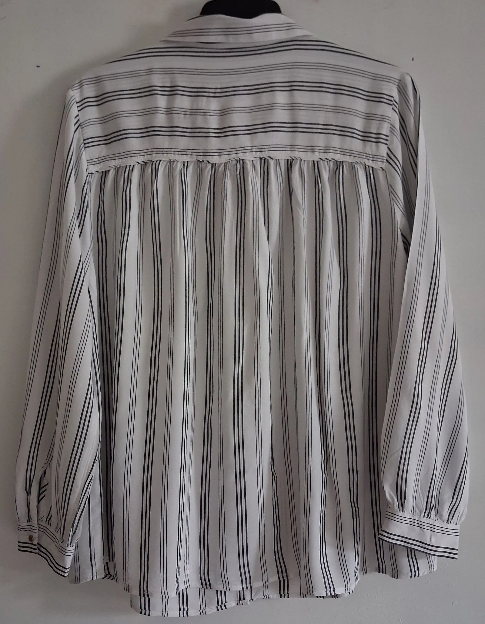 Chemise Kiabi curvy blanche rayée légère – photo 5
